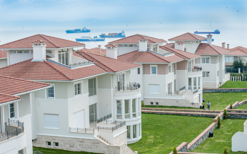 Luxury villas within the most famous marina in Istanbul