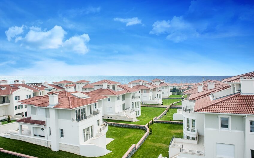 Luxury villas within the most famous marina in Istanbul