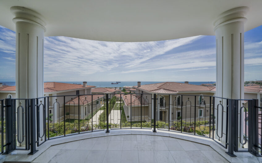 An integrated coastal city for lovers of luxury