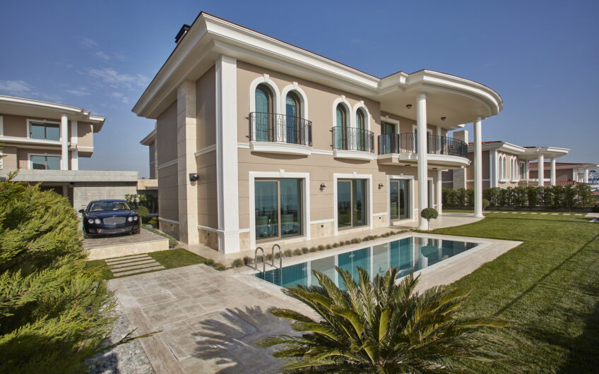An integrated coastal city for lovers of luxury