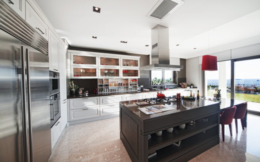 An integrated coastal city for lovers of luxury
